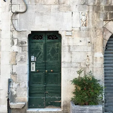 Duomosette Nocleg ze śniadaniem Carrara