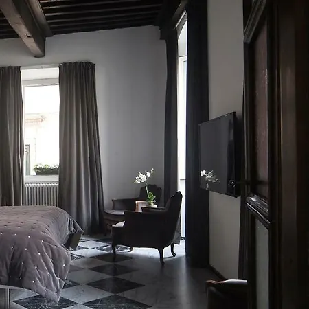 Duomosette Nocleg ze śniadaniem Carrara